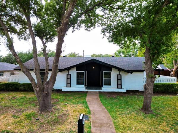 1213 Holt Avenue, Desoto, TX 75115