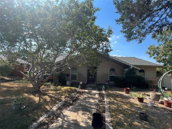 149 Meadowcrest Drive, Desoto, TX 75115