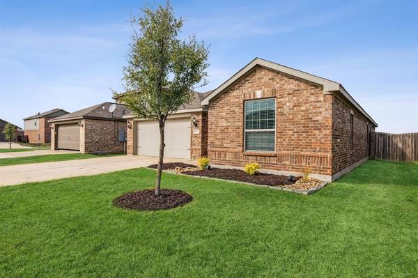 217 Kennedy Drive, Venus, TX 76084