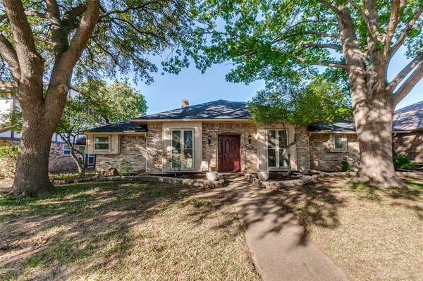 10115 Cimmaron Trail,  Dallas,  TX 75243