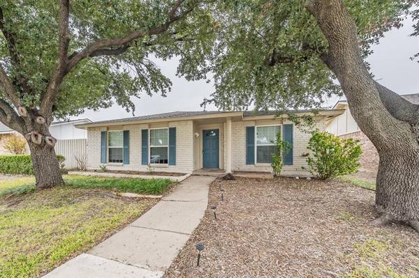 5104 Shannon Drive, The Colony, TX 75056