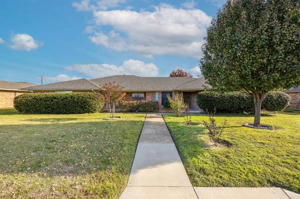 300 N Nolan River Road,  Cleburne,  TX 76033