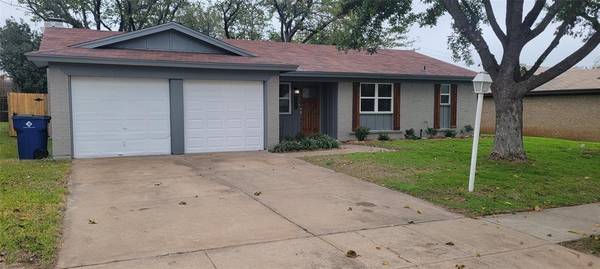 217 E Cunningham Avenue, Crowley, TX 76036