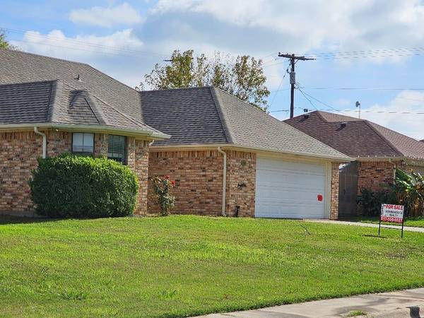 1009 Shelly Drive, Keene, TX 76031