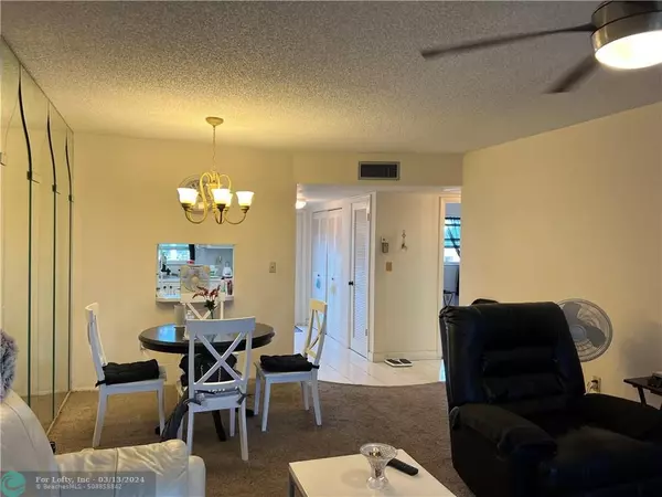 Sunrise, FL 33322,7891 N Sunrise Lakes Dr  #309