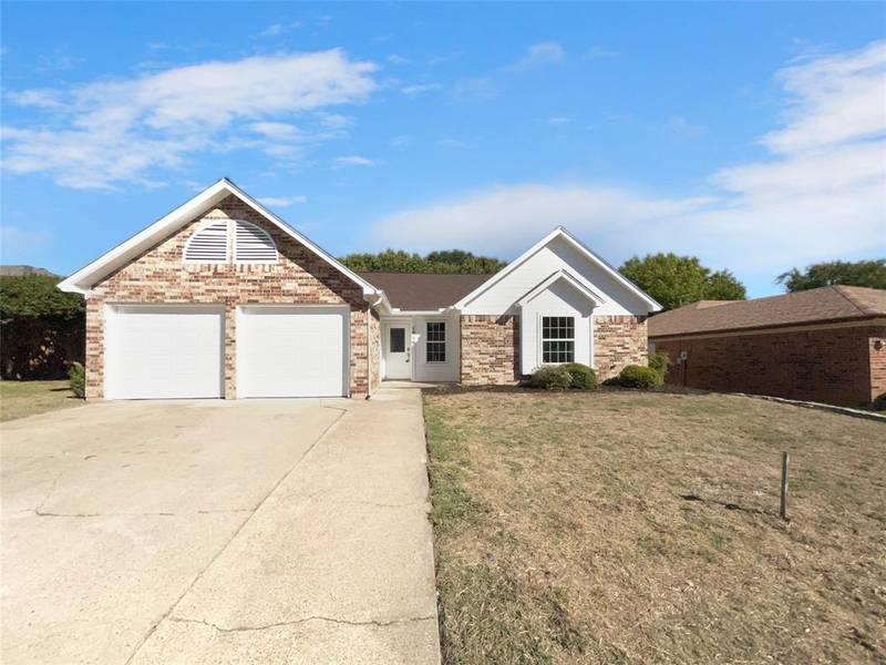 1016 Green Ridge Terrace, Saginaw, TX 76179