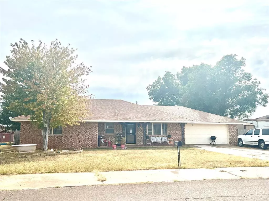 Sayre, OK 73662,608 E Benton Avenue