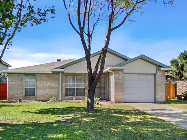 7216 Misty Dawn Drive, Forest Hill, TX 76140