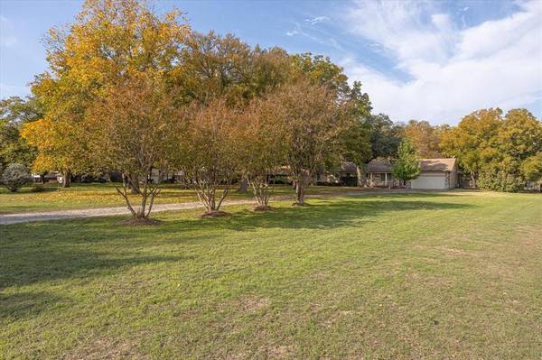 Granbury, TX 76049,2320 Lakewood Court