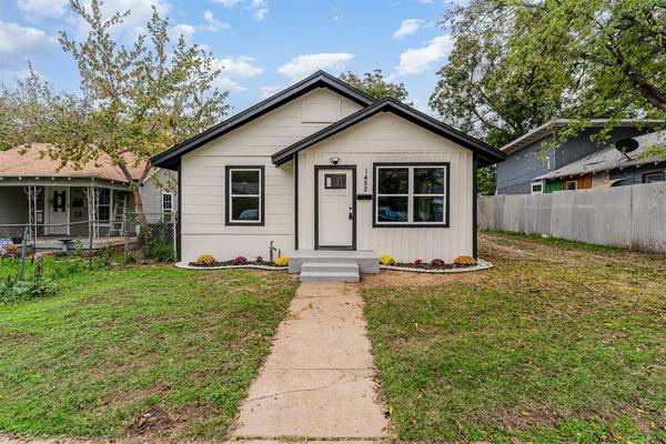 1452 Elmwood Avenue, Fort Worth, TX 76104