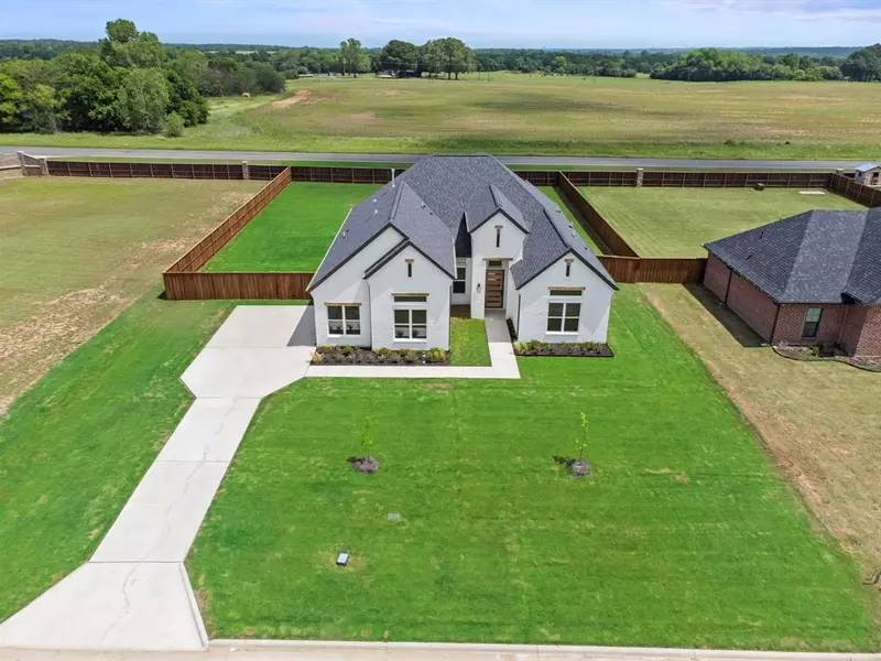 104 Chisolm Trail, Pottsboro, TX 75076