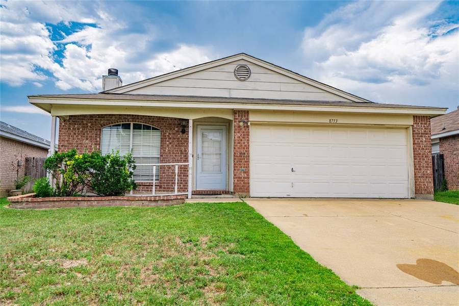 8713 Limestone Drive, Fort Worth, TX 76244