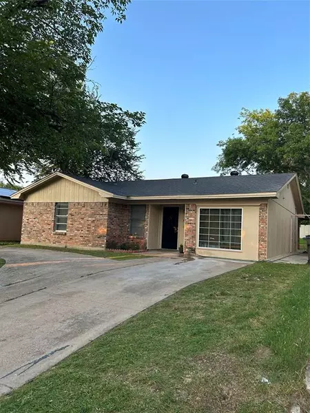 4417 Sandage Avenue, Fort Worth, TX 76115