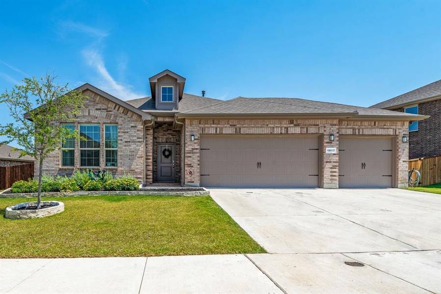 1817 Falling Star Drive, Haslet, TX 76052