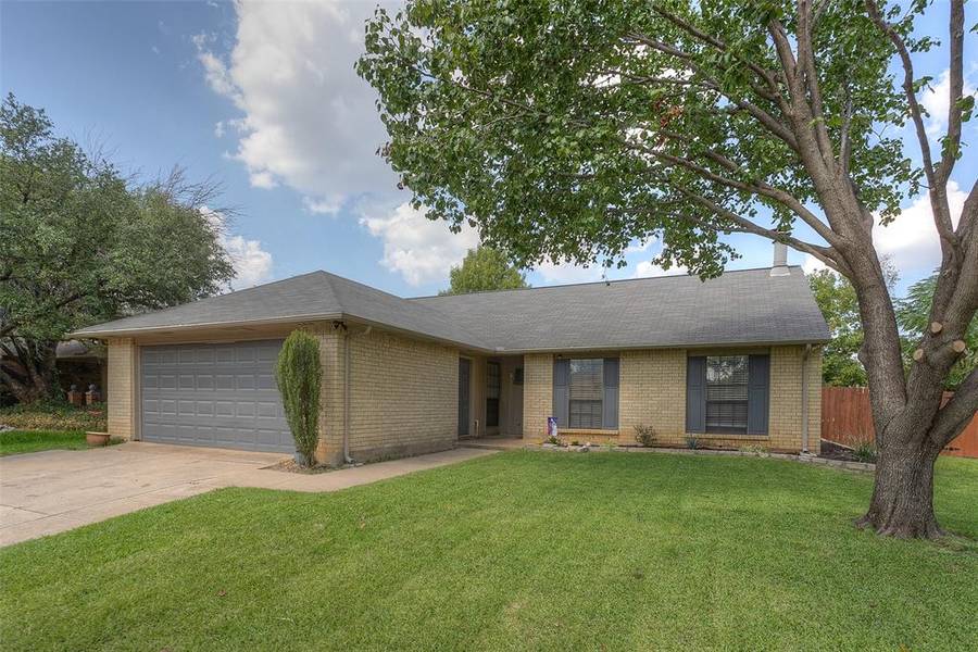 3813 Mulberry Lane, Bedford, TX 76021