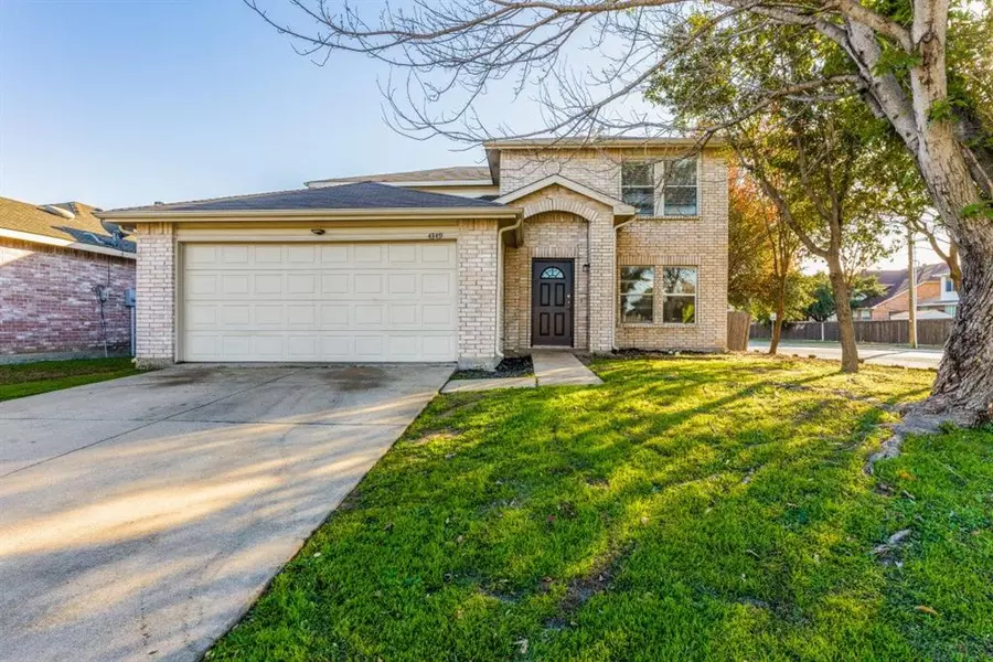 4349 Meadowknoll Drive, Fort Worth, TX 76123