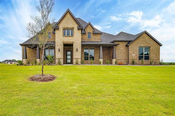 4022 Nola Drive, Midlothian, TX 76065