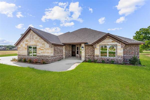 510 Walking Horse Drive, Stephenville, TX 76401