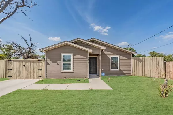 3613 E Berry Street, Fort Worth, TX 76105