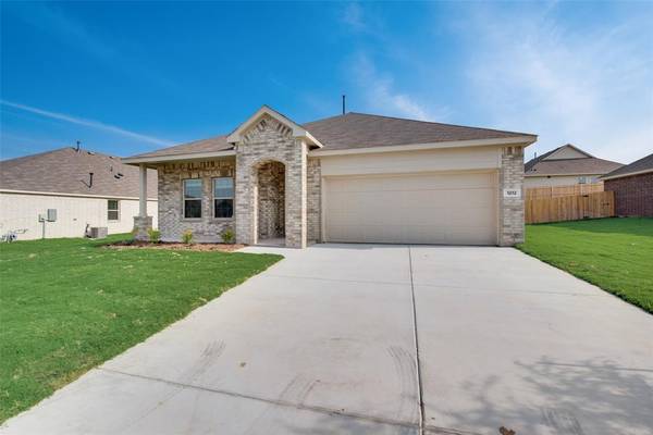 1212 Almond Drive, Azle, TX 76020