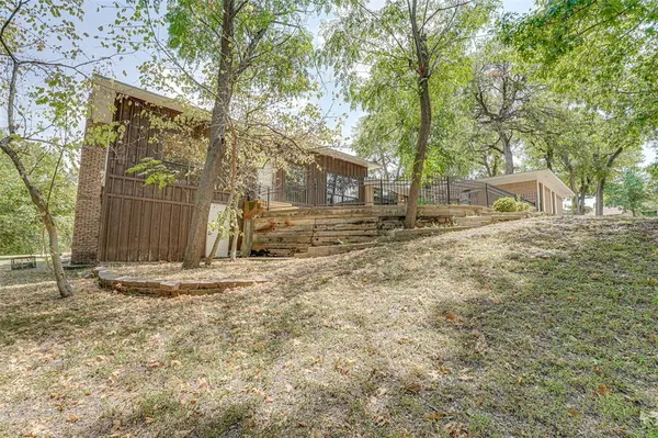 413 W Brand Road,  Garland,  TX 75040