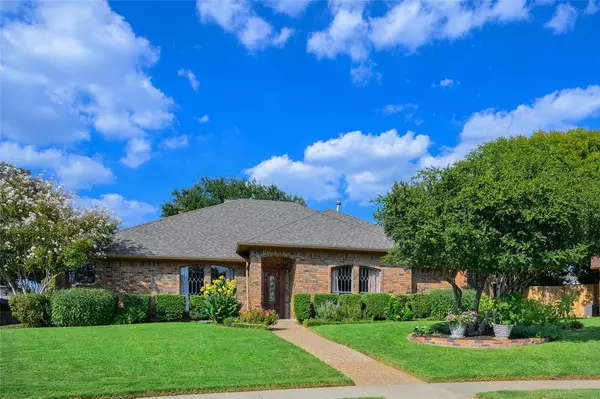 1517 Bellflower Drive, Carrollton, TX 75007