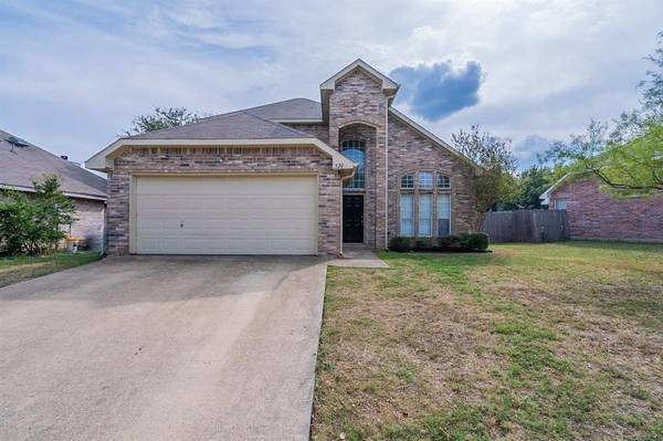 320 W Willow Creek Drive, Glenn Heights, TX 75154