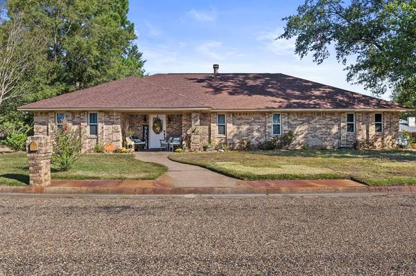 417 Alan Drive, Mount Pleasant, TX 75455