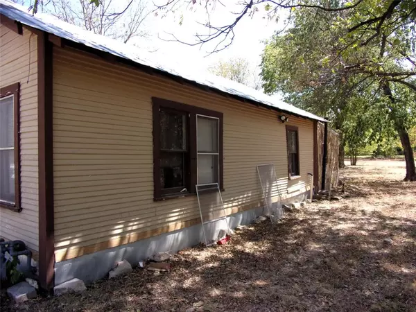 San Saba, TX 76877,505 W Pecan Street