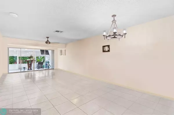 Delray Beach, FL 33445,1850 NW 13th St  #10-A