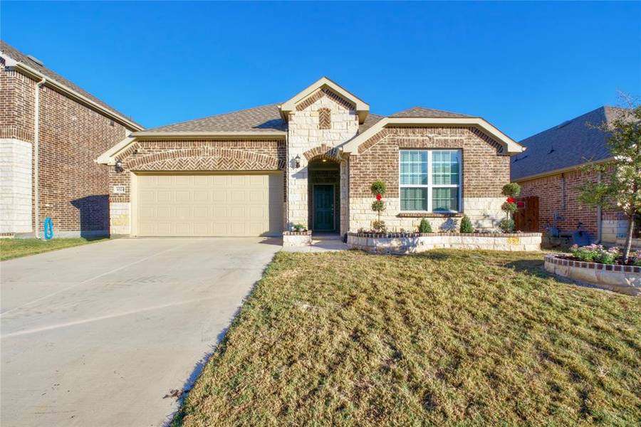 1024 Pinnacle Breeze Drive, Fort Worth, TX 76052