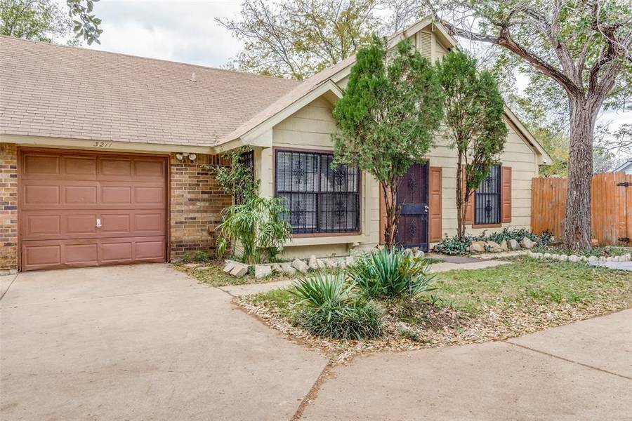 3211 Fort Bend Drive, Dallas, TX 75227