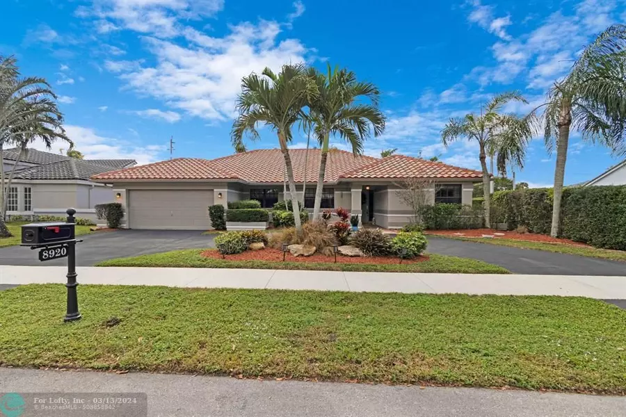 8920 S Southern Orchard Rd, Davie, FL 33328