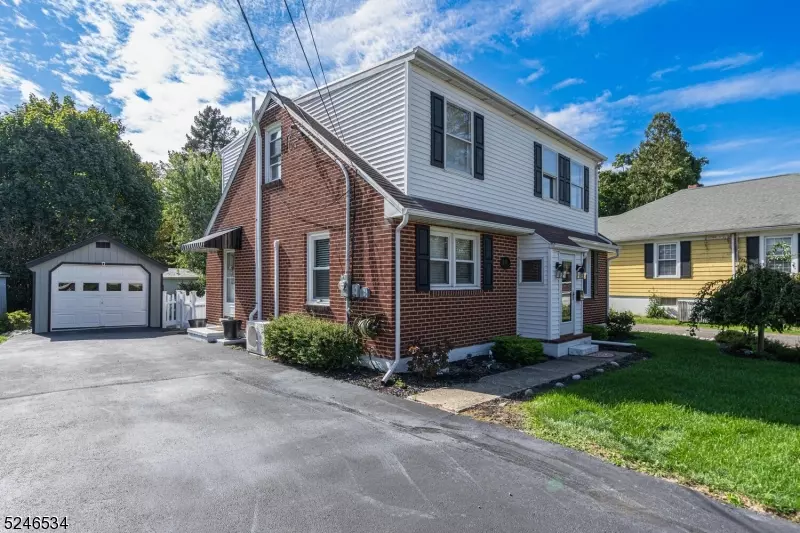 Lopatcong Twp., NJ 08865,244 Park Sq