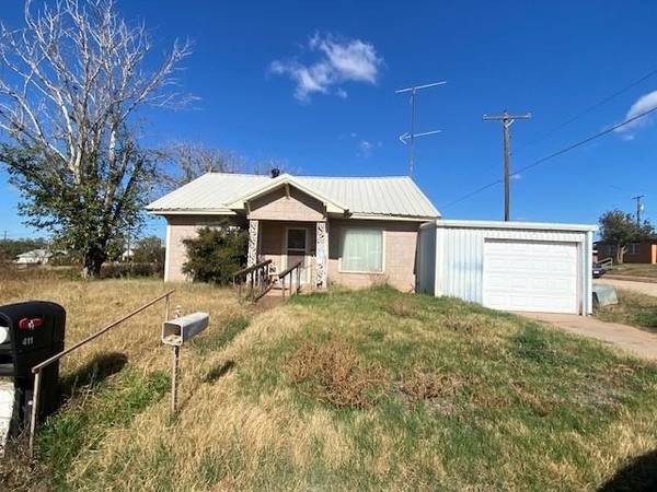 411 E 8th Street, Rotan, TX 79546