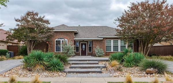 2019 Oakbluff Drive, Carrollton, TX 75007