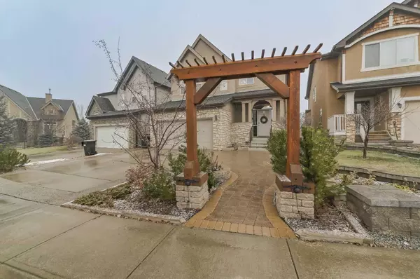 Calgary, AB T3B 6A1,141 Valley Woods PL NW