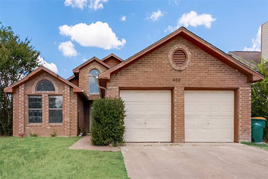 900 Thorton Drive, Cedar Hill, TX 75104