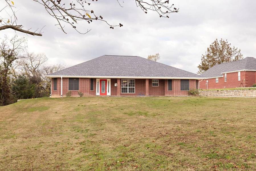 1305 N 10th Street, Honey Grove, TX 75446