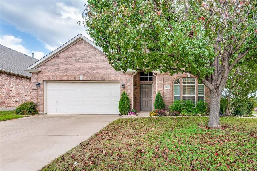 2853 Maple Creek Drive, Fort Worth, TX 76177