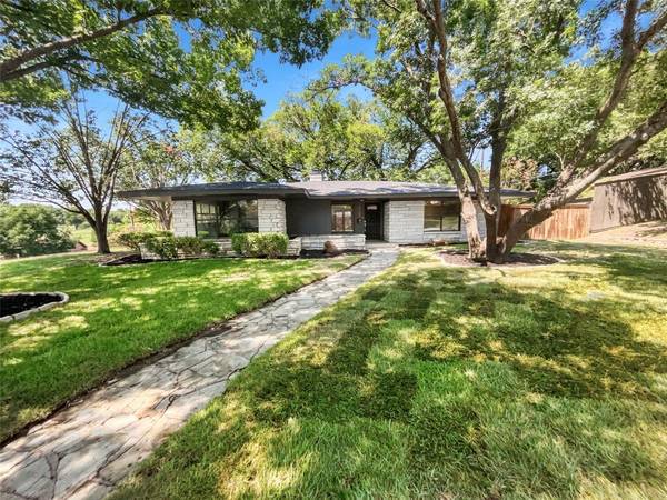 4701 Winthrop Avenue W, Fort Worth, TX 76116