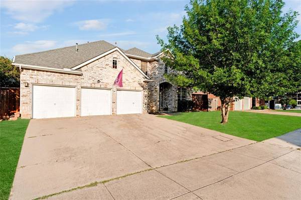 5704 Windmere Lane, Haltom City, TX 76137