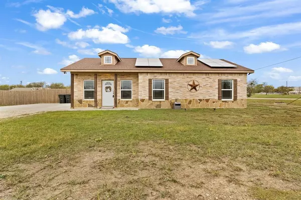 600 S Aquilla Street,  Itasca,  TX 76055