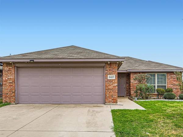 8417 Cherry Bark Lane, Fort Worth, TX 76140