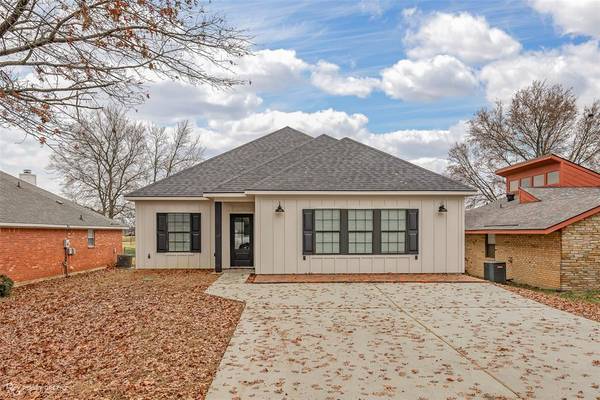 221 S Parkridge Drive, Benton, LA 71006