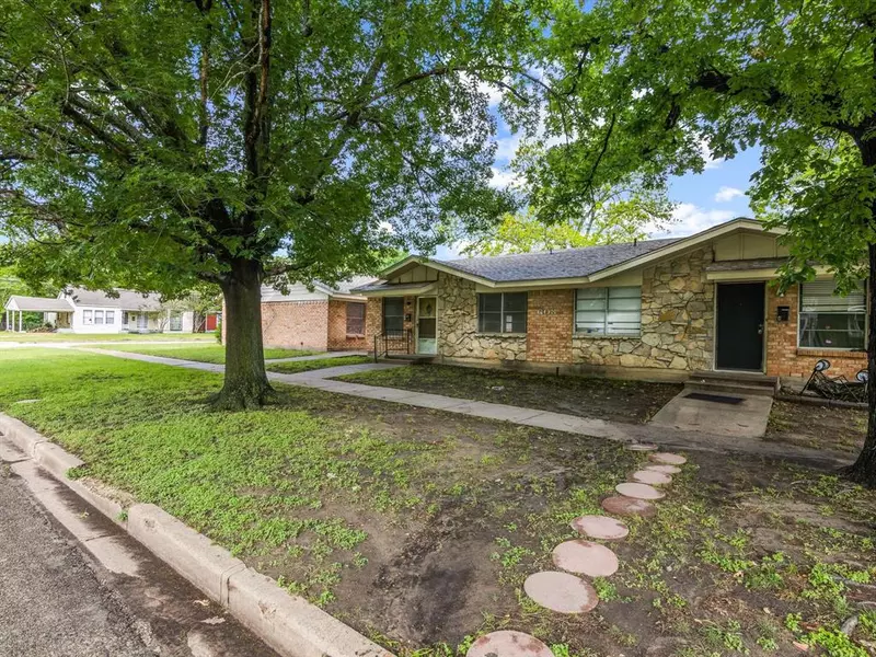 304 N Clay Street, Ennis, TX 75119