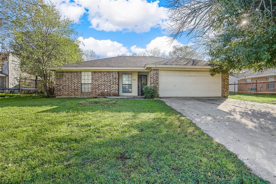 606 Crestridge Court, Decatur, TX 76234