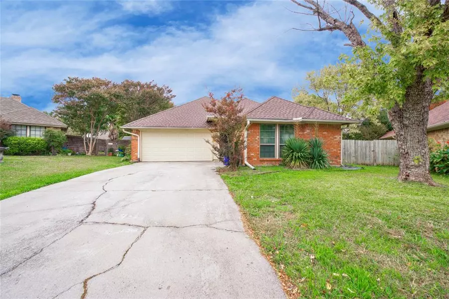 1517 Brook Forest Drive, Mansfield, TX 76063