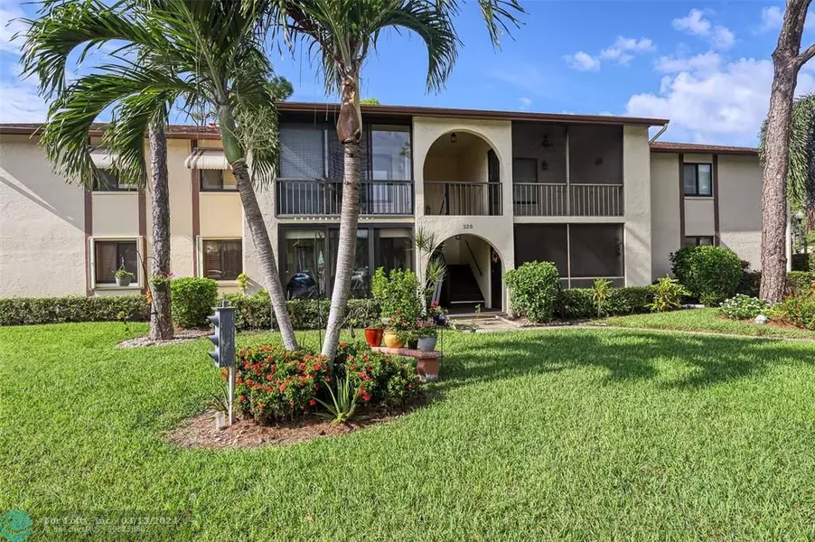 328 Knotty Pine Cir  #A2, Greenacres, FL 33463