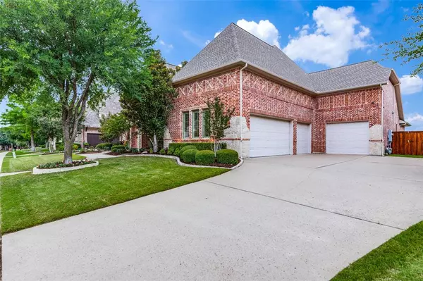 Mckinney, TX 75072,305 Isleworth Lane